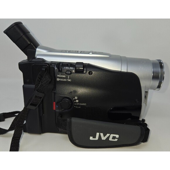 JVC Compact VHS Camcorder VHS-C GR-AXM17U w/ Tape Adapter Case Power & RCA Cords - Picture 4 of 16
